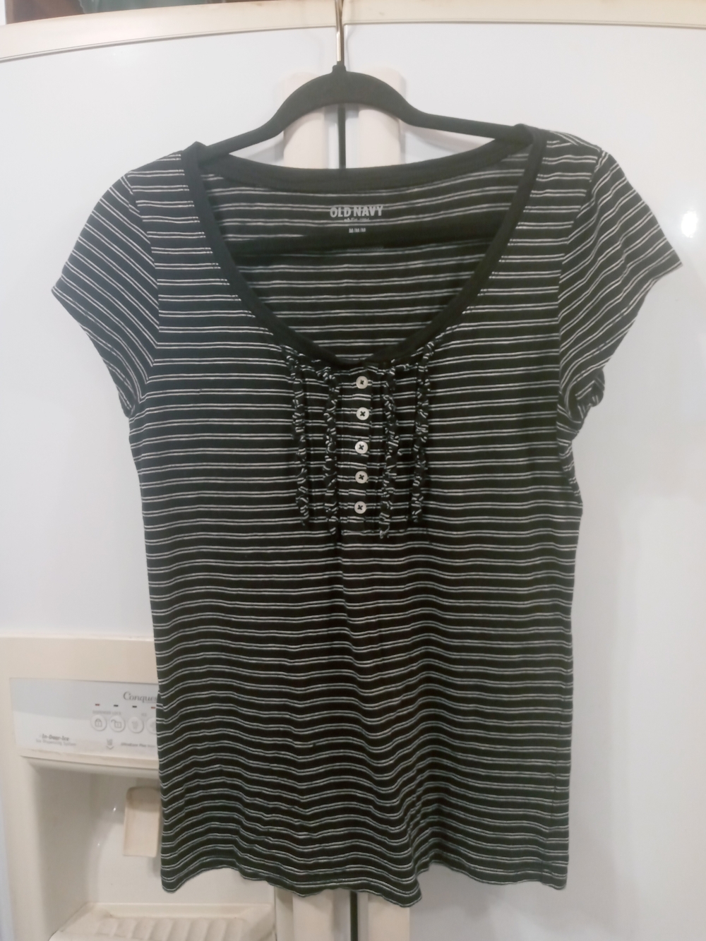 Old Navy Black and White Striped Short Sleeve Scoop Neck Top